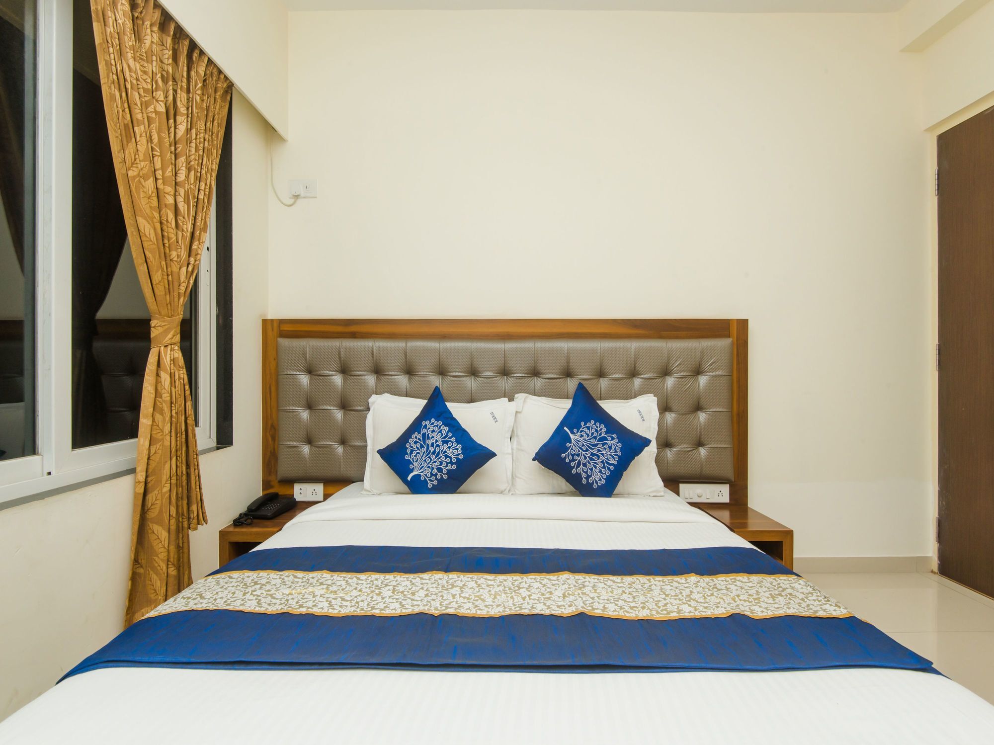 Oyo 11441 Hotel Blue Bells Residency Mumbai Exterior photo