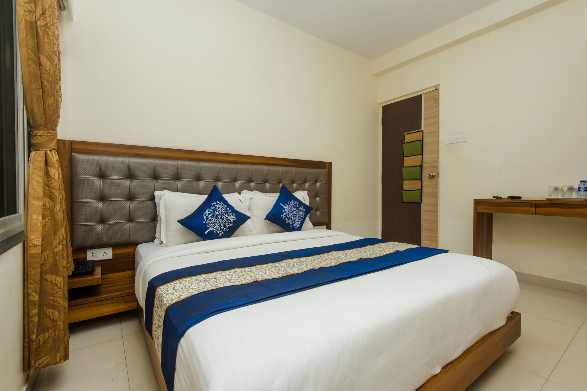 Oyo 11441 Hotel Blue Bells Residency Mumbai Exterior photo
